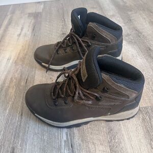 Women’s Newton Ridge™ Plus Waterproof Hiking Boot size 9